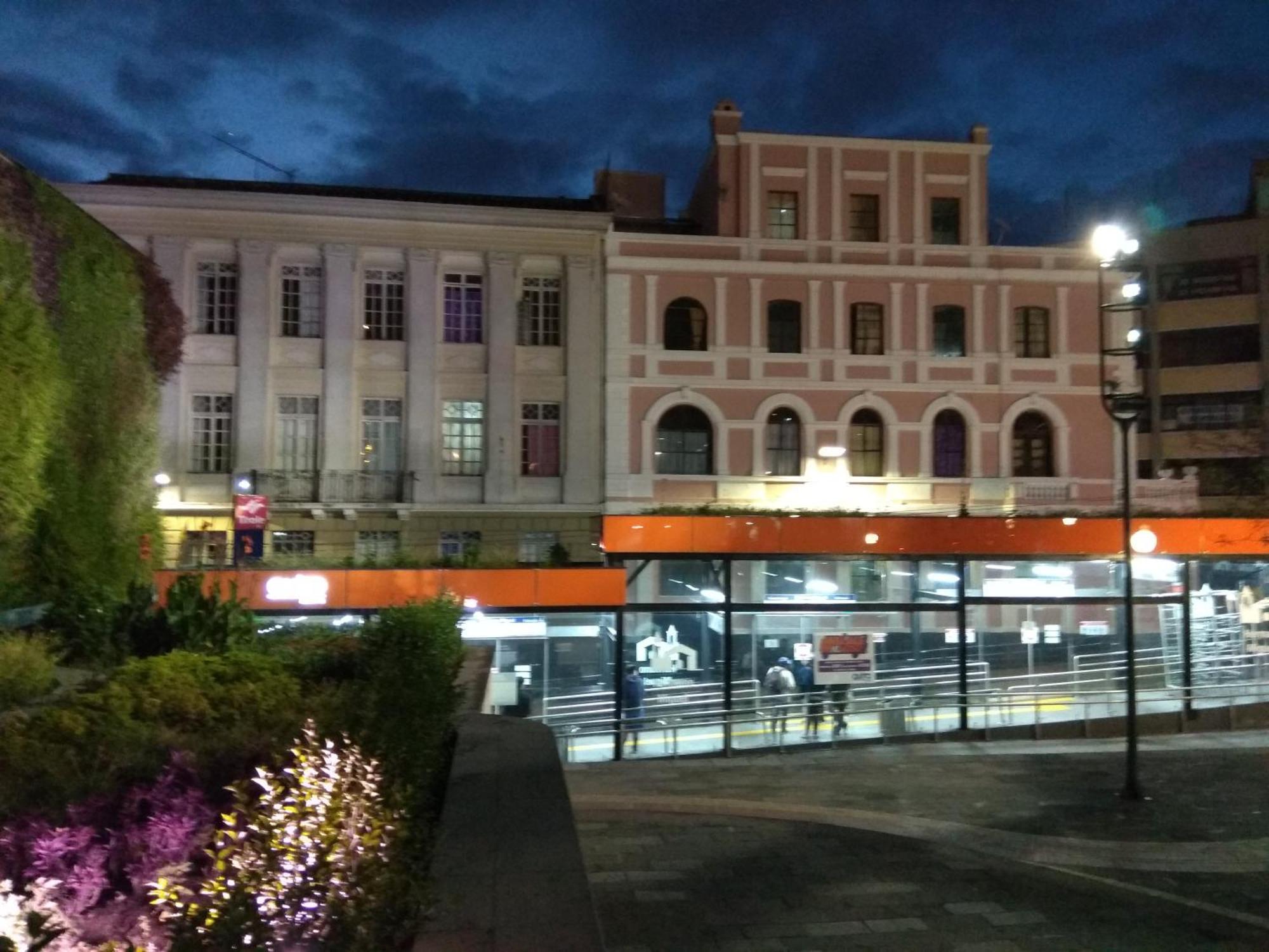 Hostal Mediodia Quito Bagian luar foto