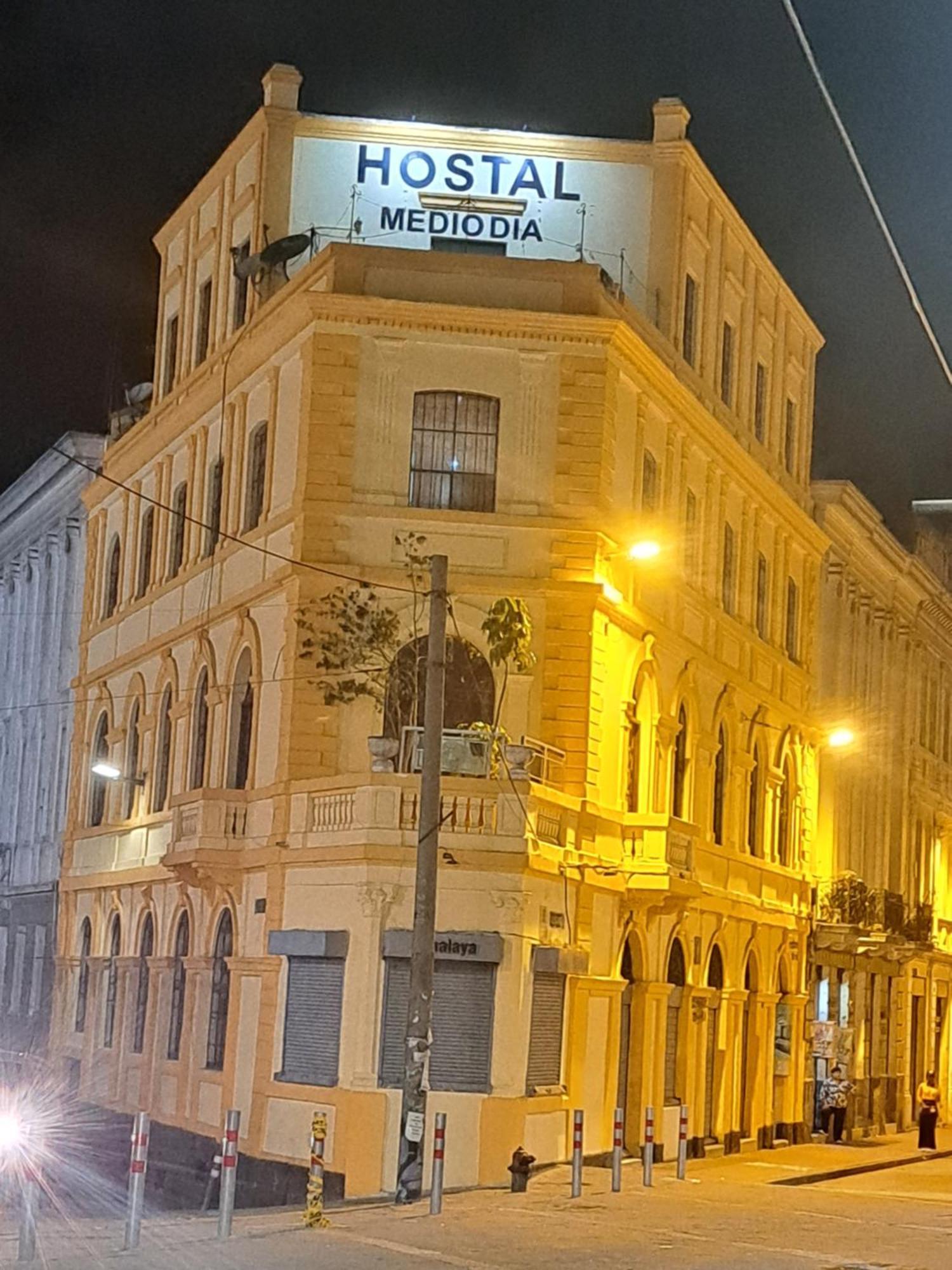Hostal Mediodia Quito Bagian luar foto