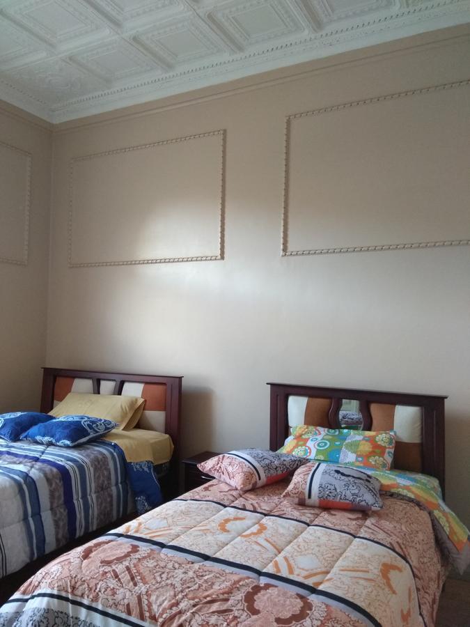 Hostal Mediodia Quito Bagian luar foto