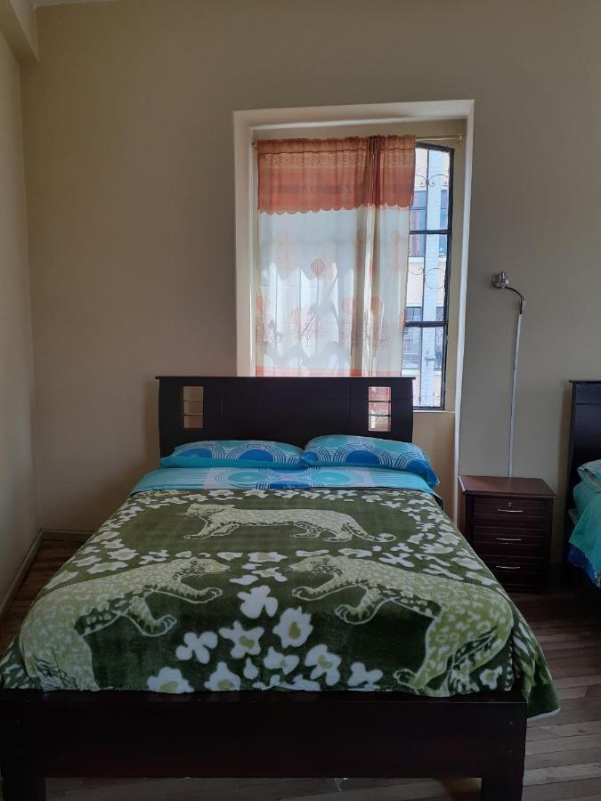 Hostal Mediodia Quito Bagian luar foto