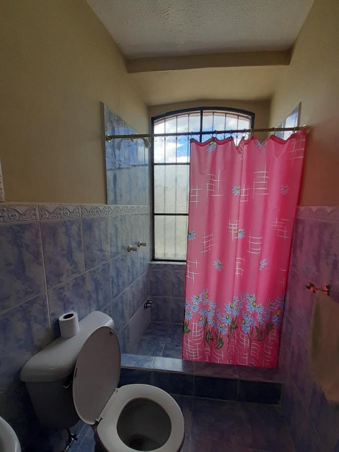 Hostal Mediodia Quito Bagian luar foto