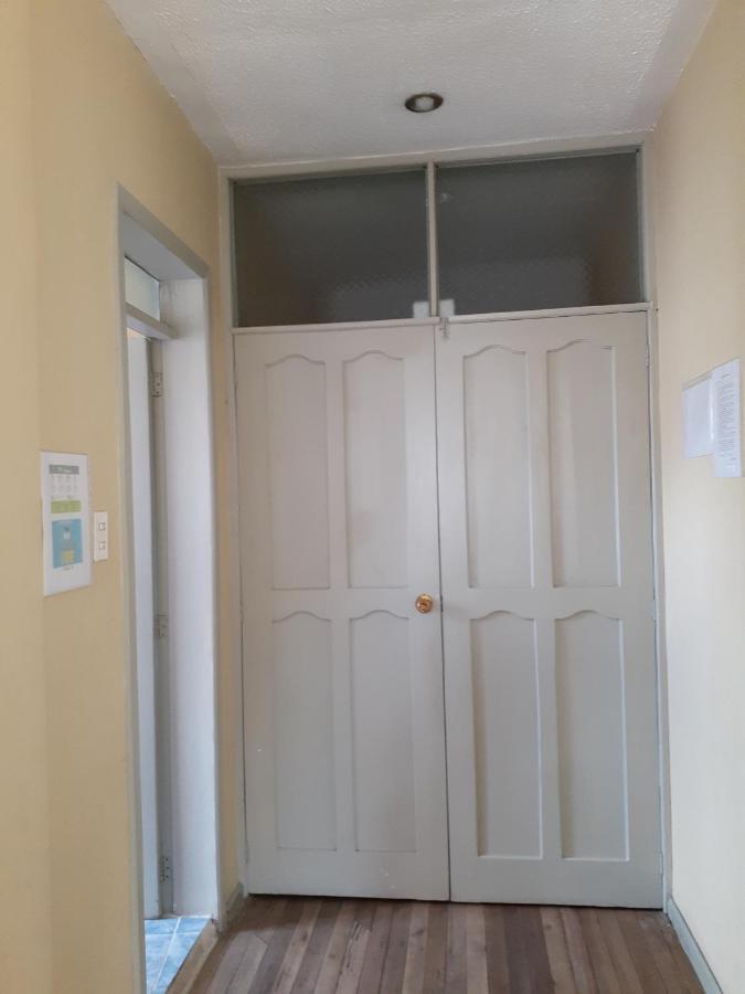 Hostal Mediodia Quito Bagian luar foto