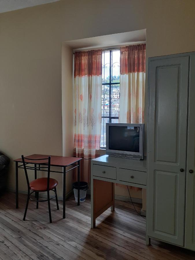 Hostal Mediodia Quito Bagian luar foto