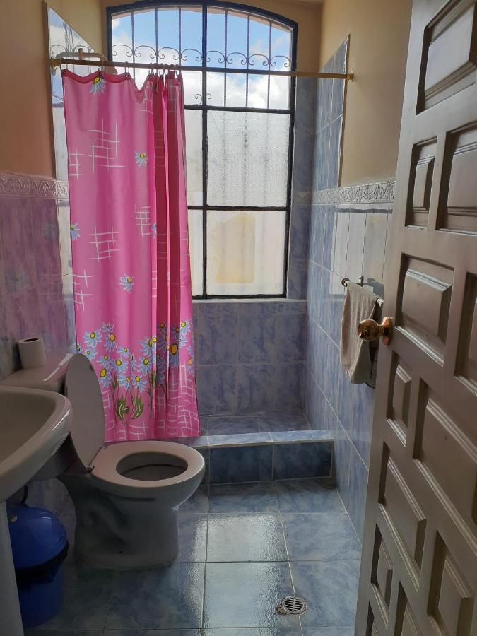 Hostal Mediodia Quito Bagian luar foto