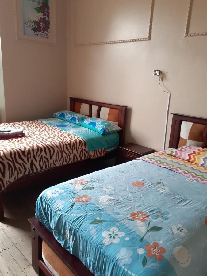 Hostal Mediodia Quito Bagian luar foto