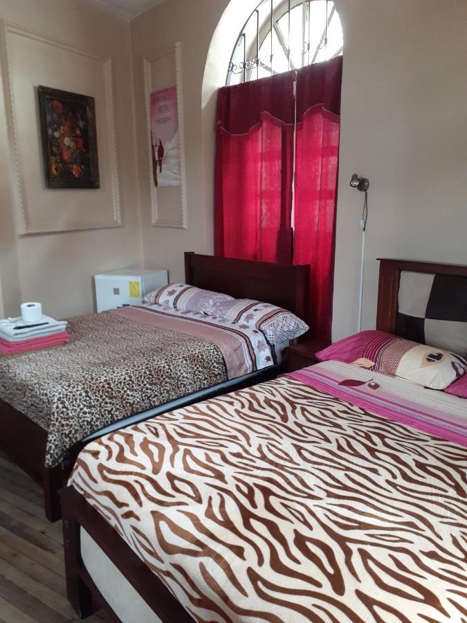 Hostal Mediodia Quito Bagian luar foto