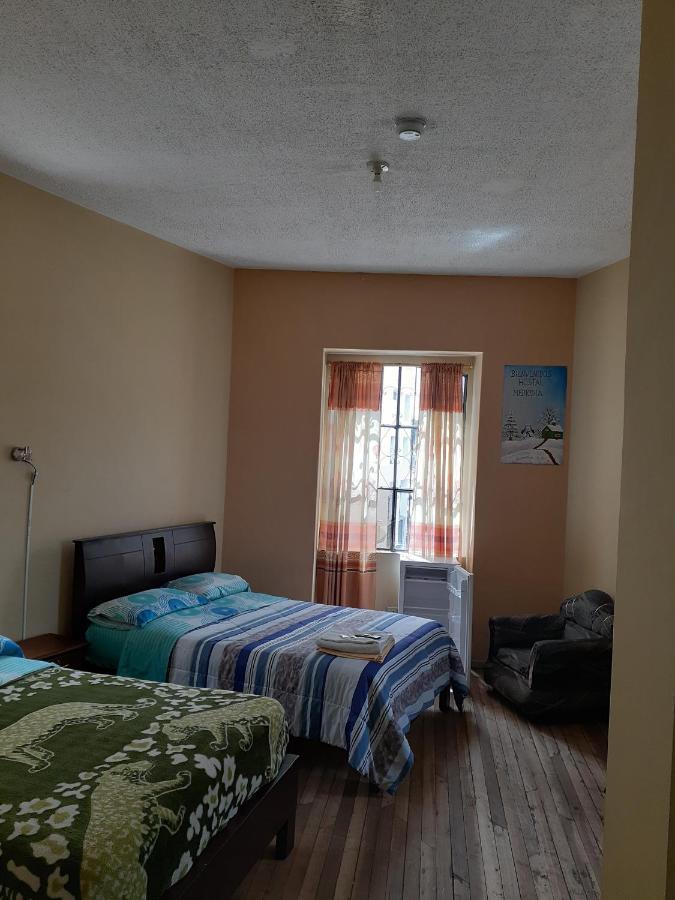 Hostal Mediodia Quito Bagian luar foto